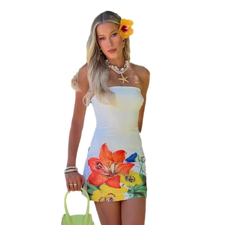 Robe imprimée sans bretelles et cintrée à la taille