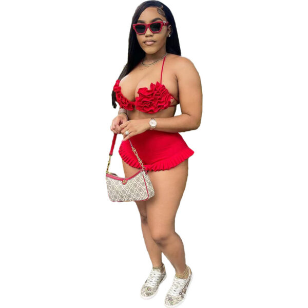 Ensemble short à volants dos nu et bretelles dos nu sexy et tendance