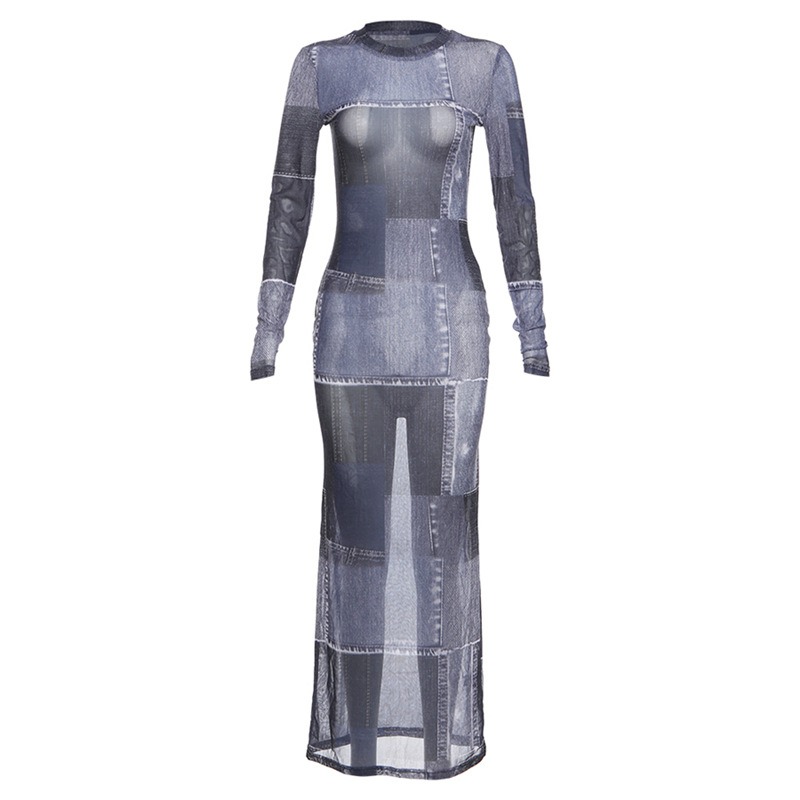 Robe moulante en denim imprimé 3D personnalisé, col rond, coupe ajustée.