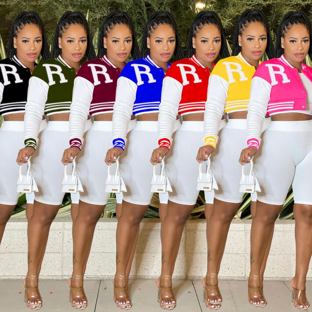 Ensemble 3 pièces pour femme : haut court à manches longues et short intégré